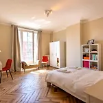 Castel Cosy Residence